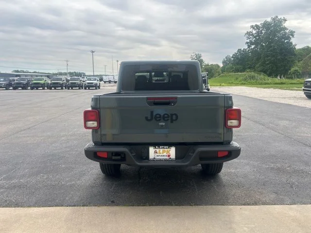 New 2026 Anvil Clear-Coat Exterior Paint Jeep Sahara image 4