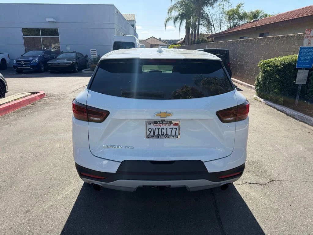 Used 2025 White Chevrolet LT image 12