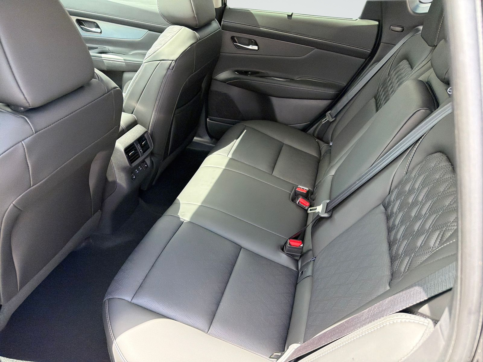 New 2026 Black Nissan Platinum image 21