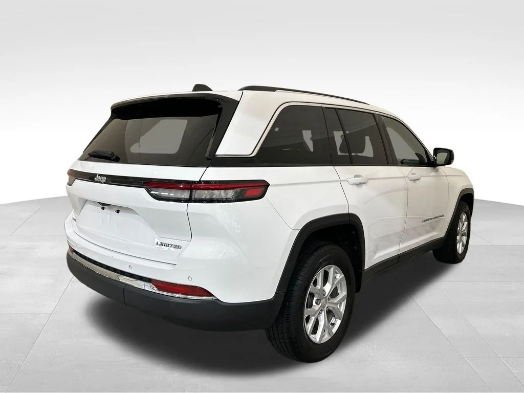 Used 2023 White/off-white Jeep Limited image 5