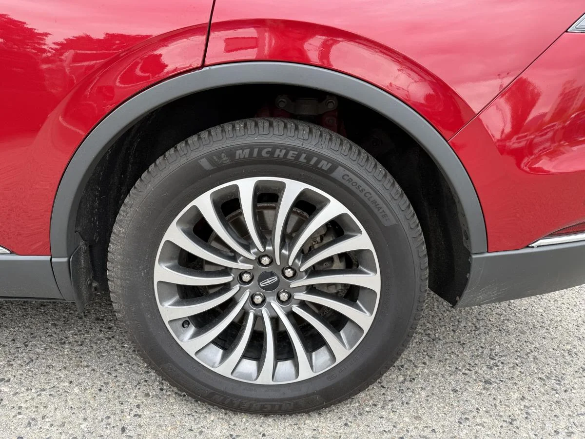 Used 2020 Red Lincoln Reserve Awd image 12
