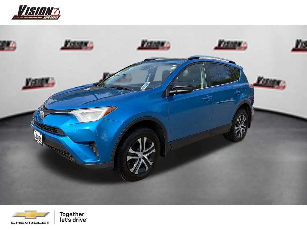 2017 Toyota RAV4 LE AWD's photo