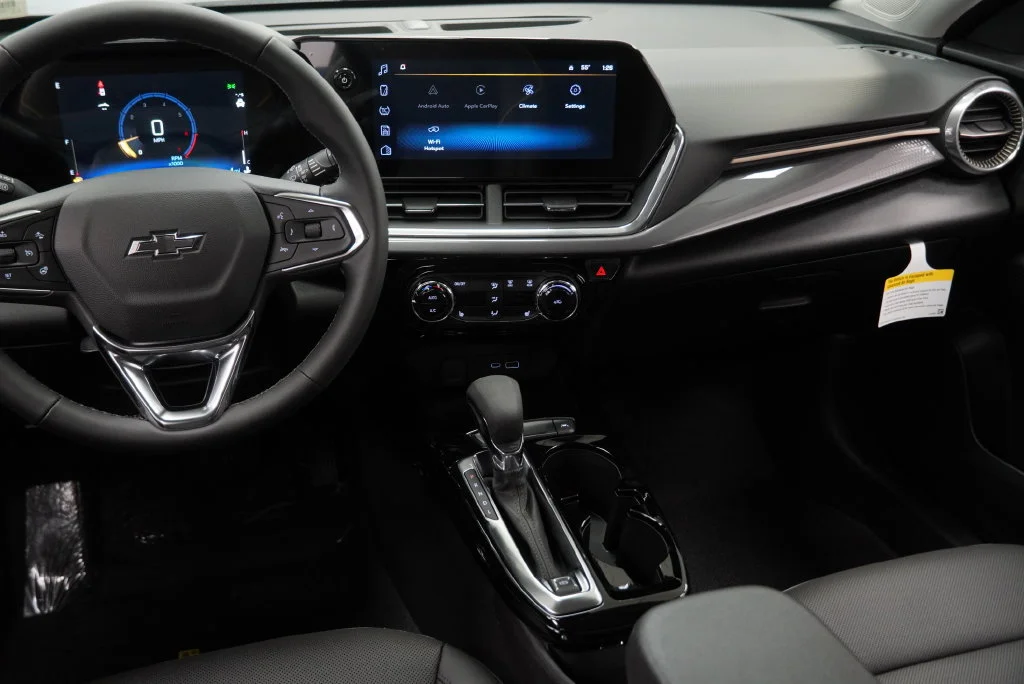 New 2026 Mosaic Black Metallic Chevrolet ACTIV image 22