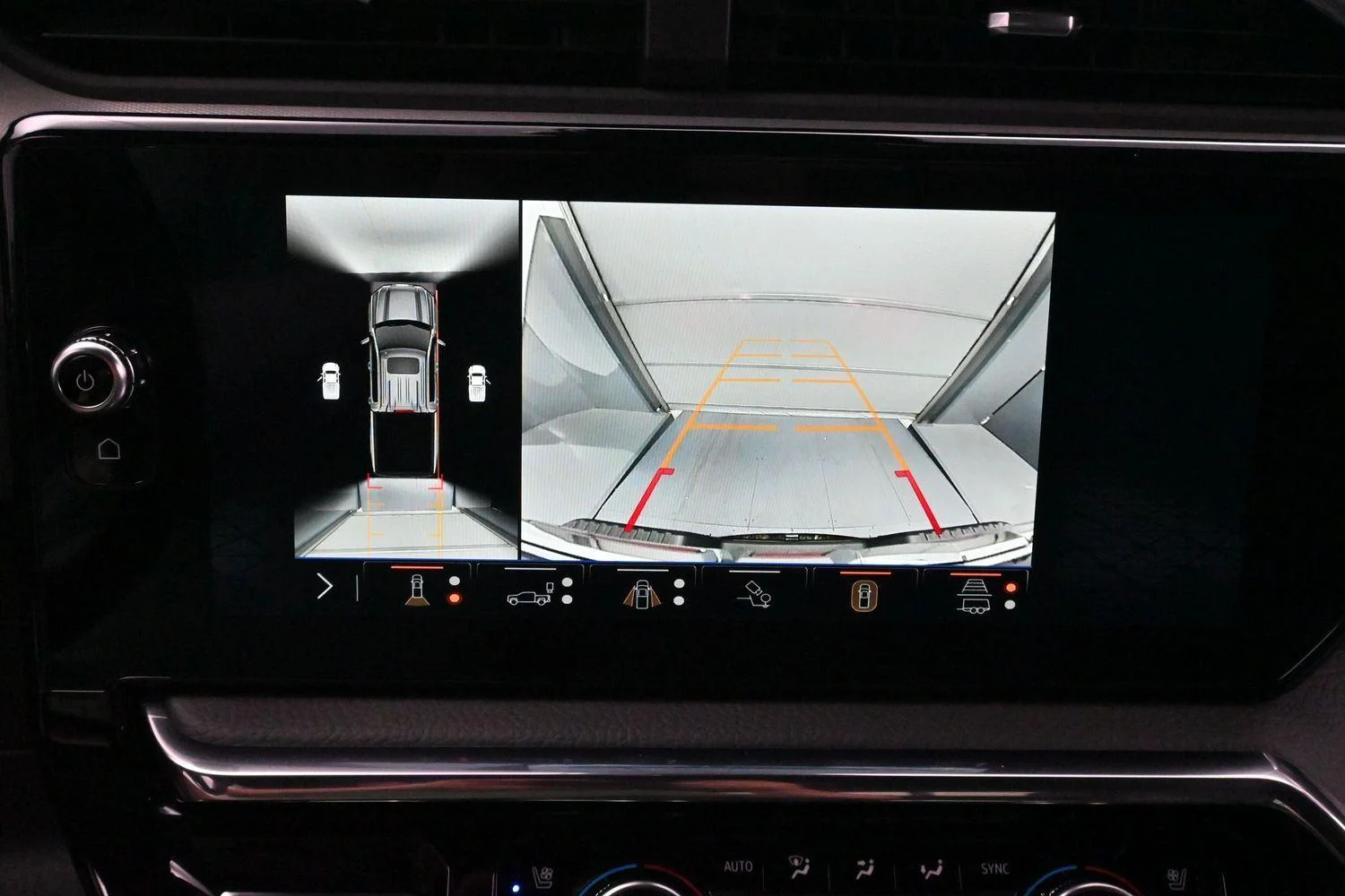 Used 2025 Onyx Black GMC Denali image 23