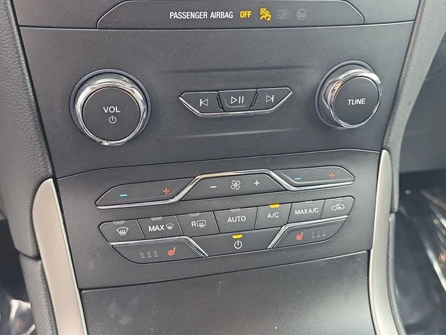 Used 2019 White Ford SEL image 25