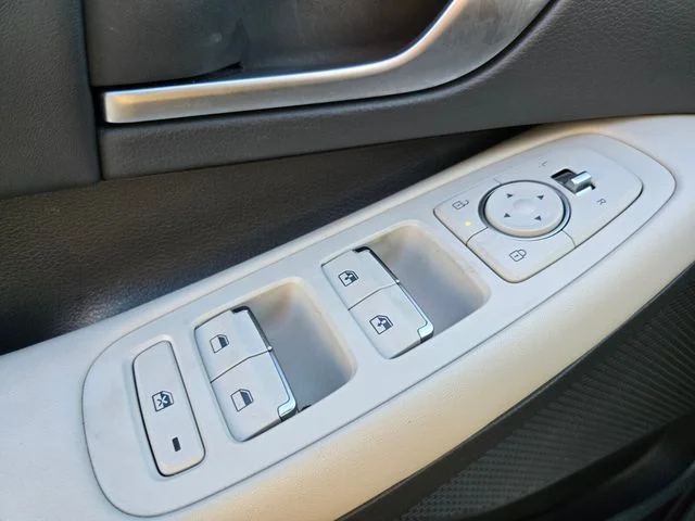 Used 2025 Blue Hyundai SEL image 35