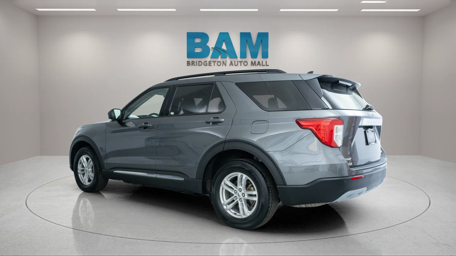 Used 2023 Gray Ford XLT image 5