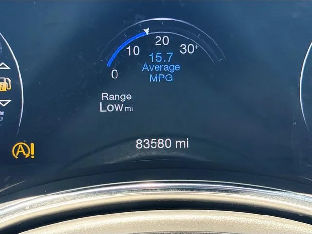 Used 2019 Diamond Black Crystal Pearlcoat Jeep Limited image 40