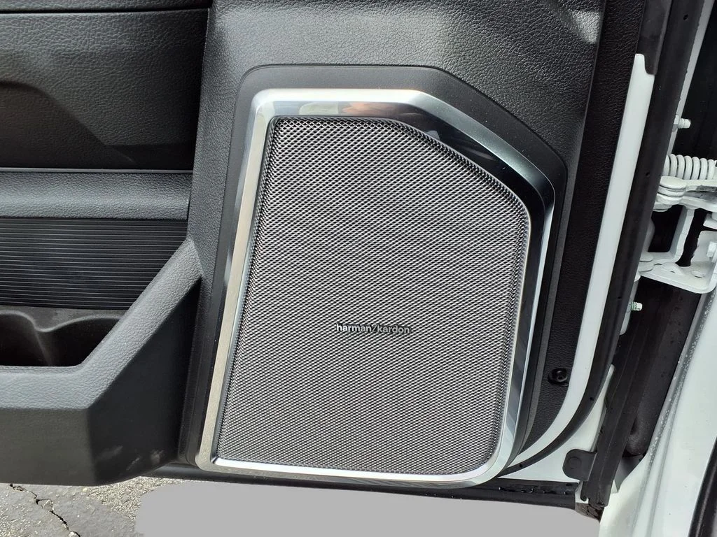New 2026 Bright White Clear-Coat Exterior Paint RAM Laramie image 18