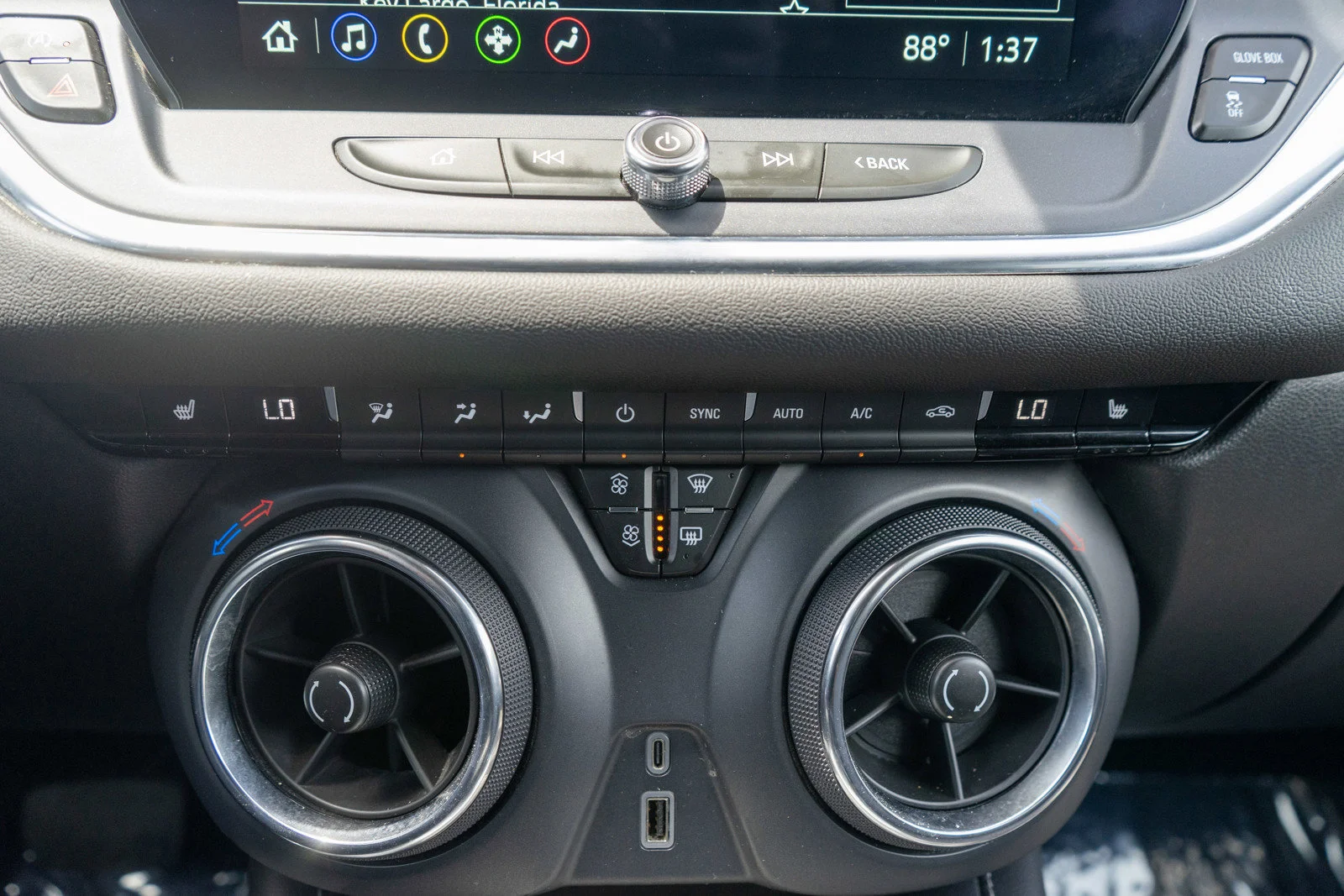 Used 2025 Summit White Chevrolet LT image 19