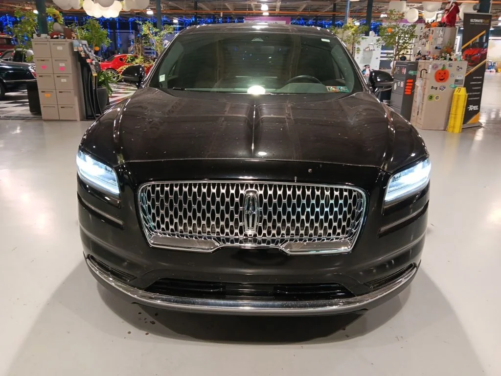 Used 2023 Black Lincoln Reserve image 6
