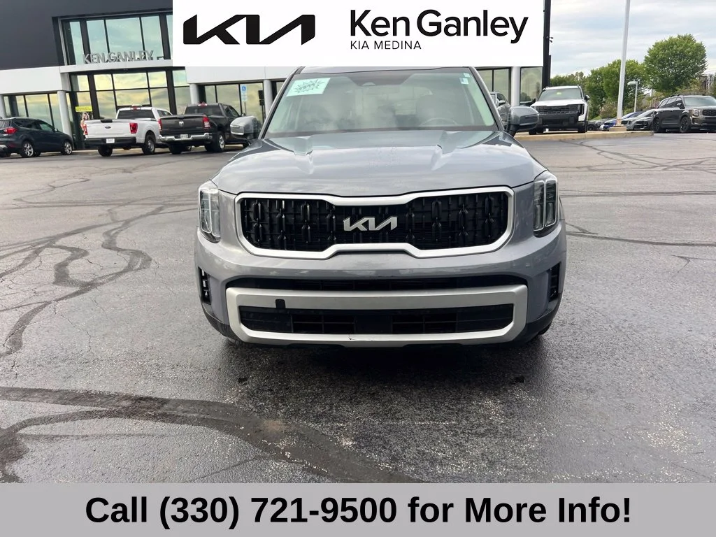Used 2024 Silver Kia LX image 4