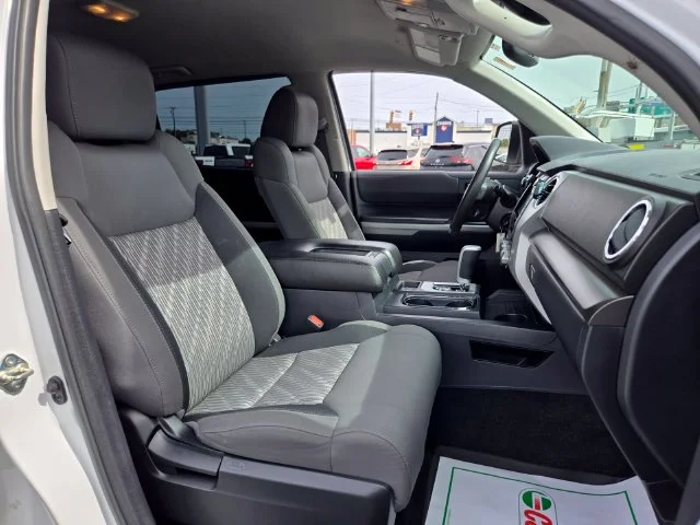 Used 2020 White Toyota SR5 image 20