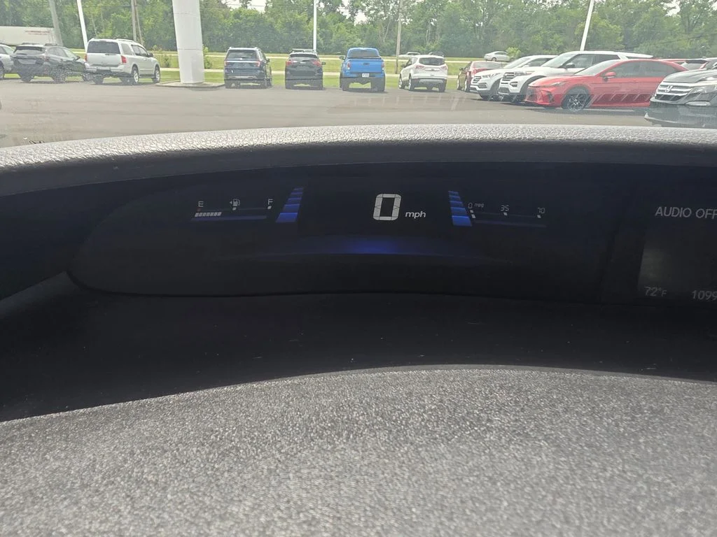 Used 2014 Alabaster Silver Metallic Honda LX image 15