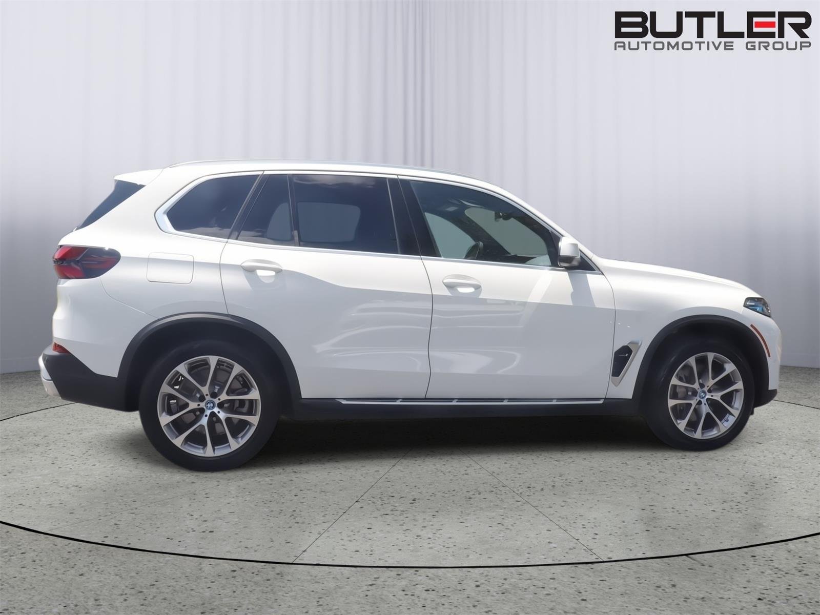Used 2024 Alpine White BMW xDrive50e image 7