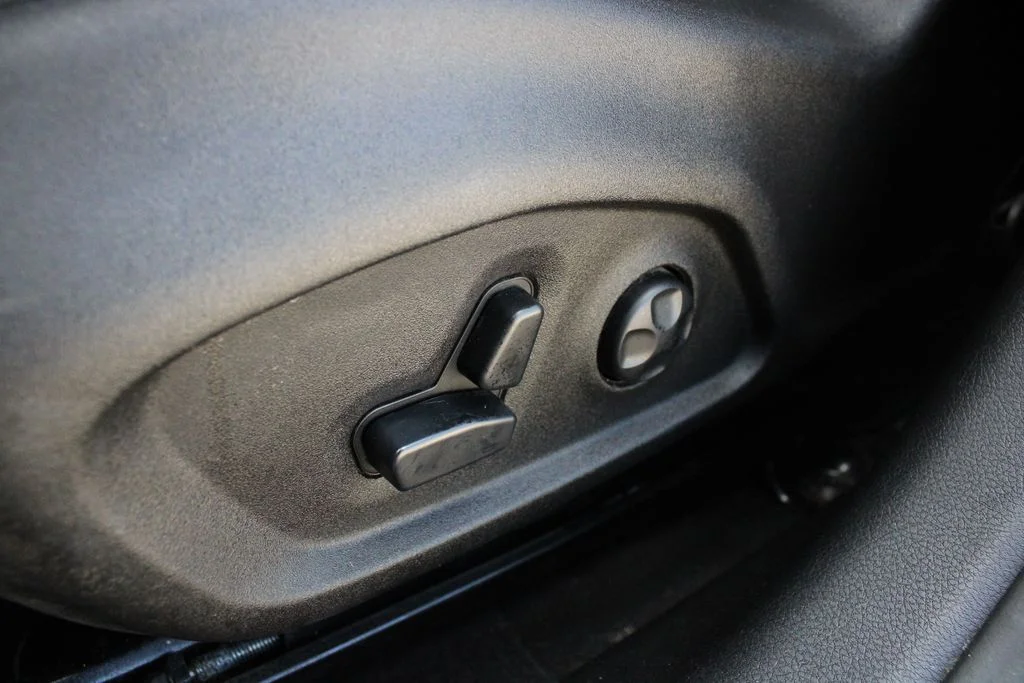Used 2016 Black Jeep Trailhawk image 3