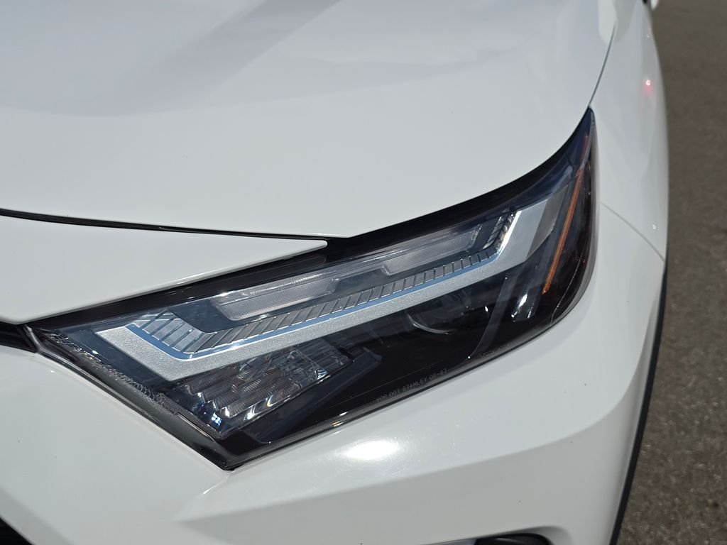 Used 2025 White Toyota XLE image 14