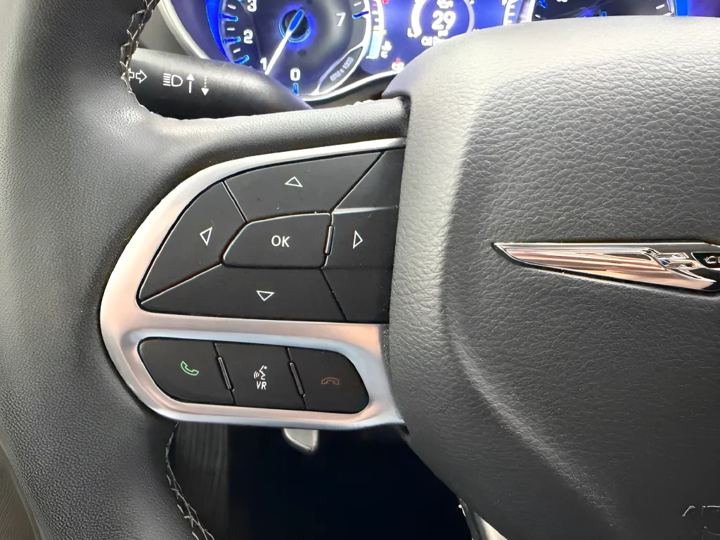 Used 2022 Gray Chrysler Touring L image 20