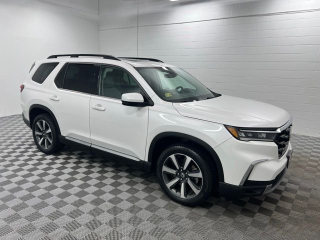 Used 2023 White Honda Touring image 4