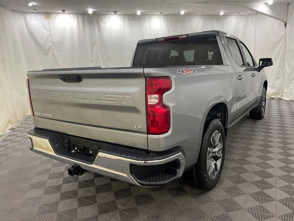New 2026 Sterling Gray Metallic Chevrolet LT (2FL) image 5