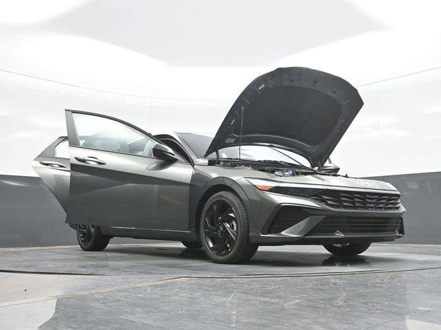 New 2026 Gray Hyundai SEL Sport Plus image 32