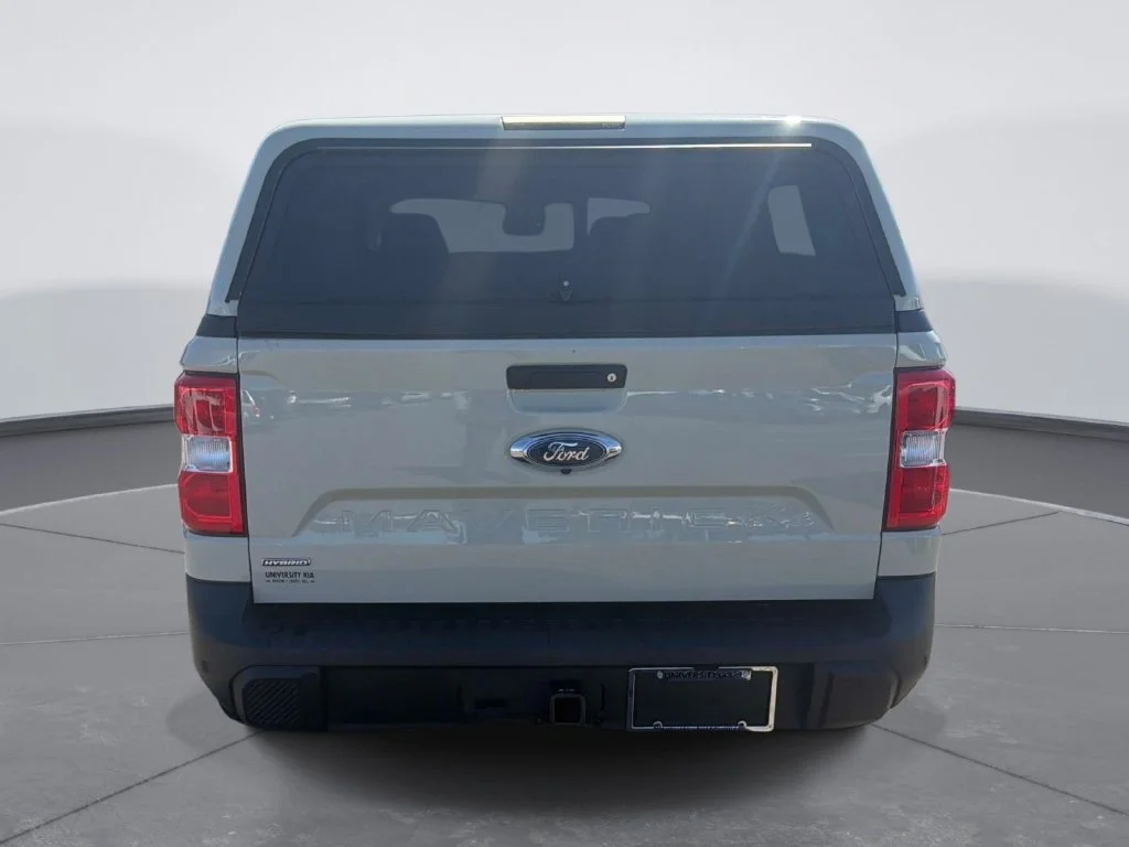 Used 2024  Ford Lariat image 6