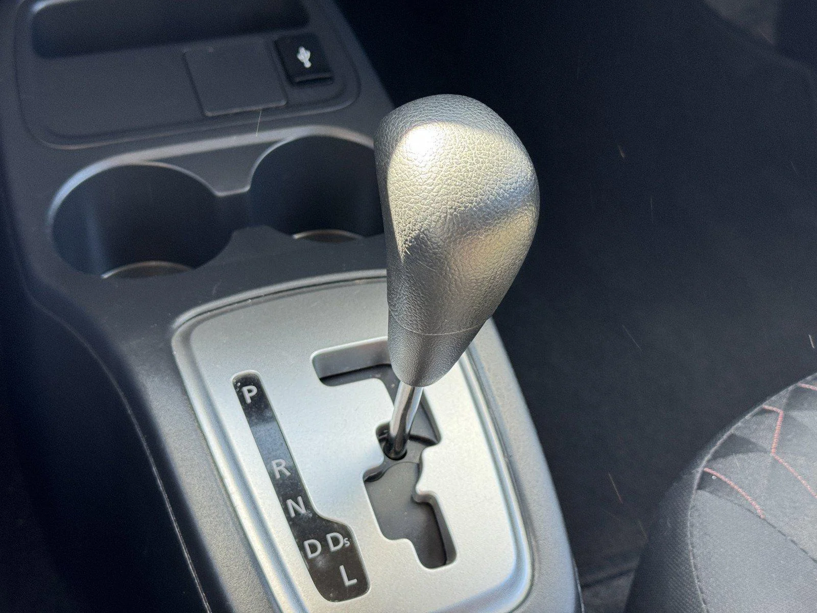 Used 2024  Mitsubishi ES image 21