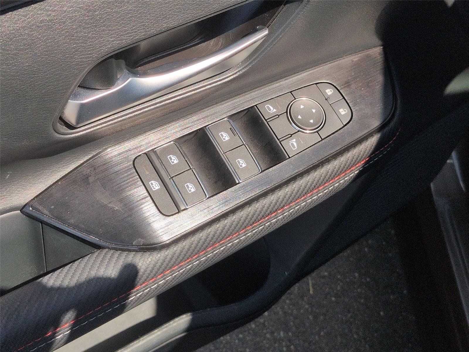 Used 2025 Canyon Bronze Metallic Nissan SR image 16