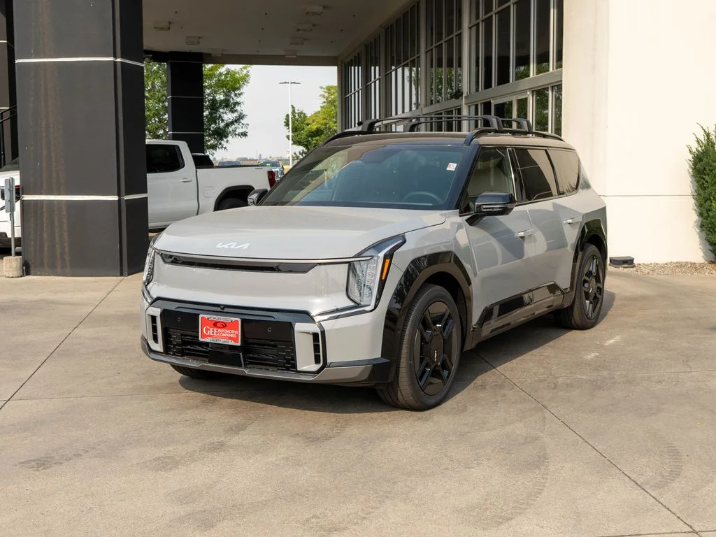 New 2026 Wolf Gray / Black Roof Kia GT-Line AWD image 3