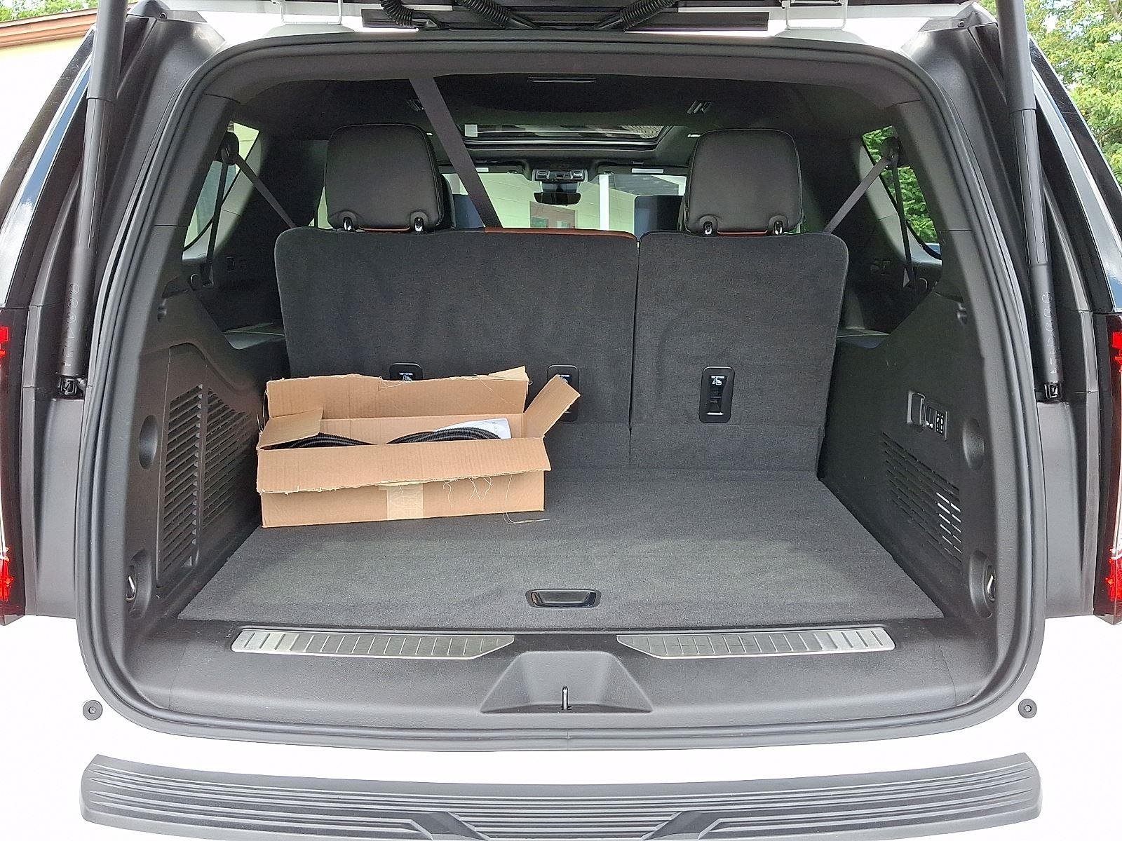 Used 2024 White Frost Tricoat GMC Denali Ultimate image 30