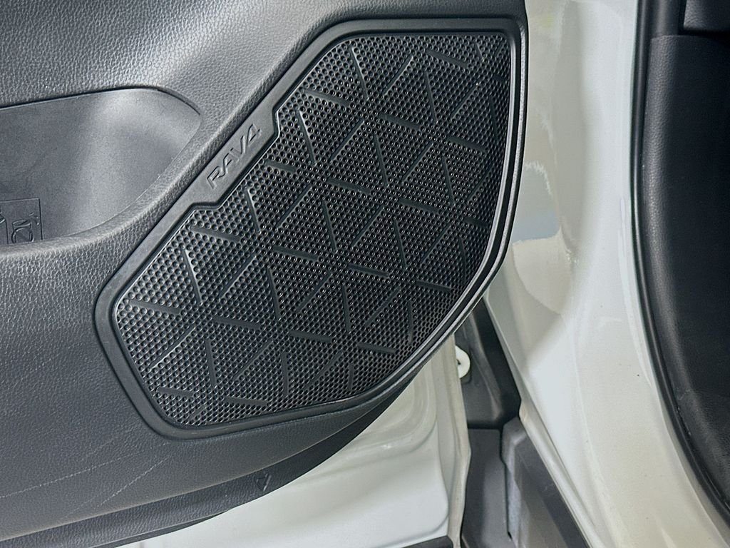 Used 2024 White Toyota XLE image 18