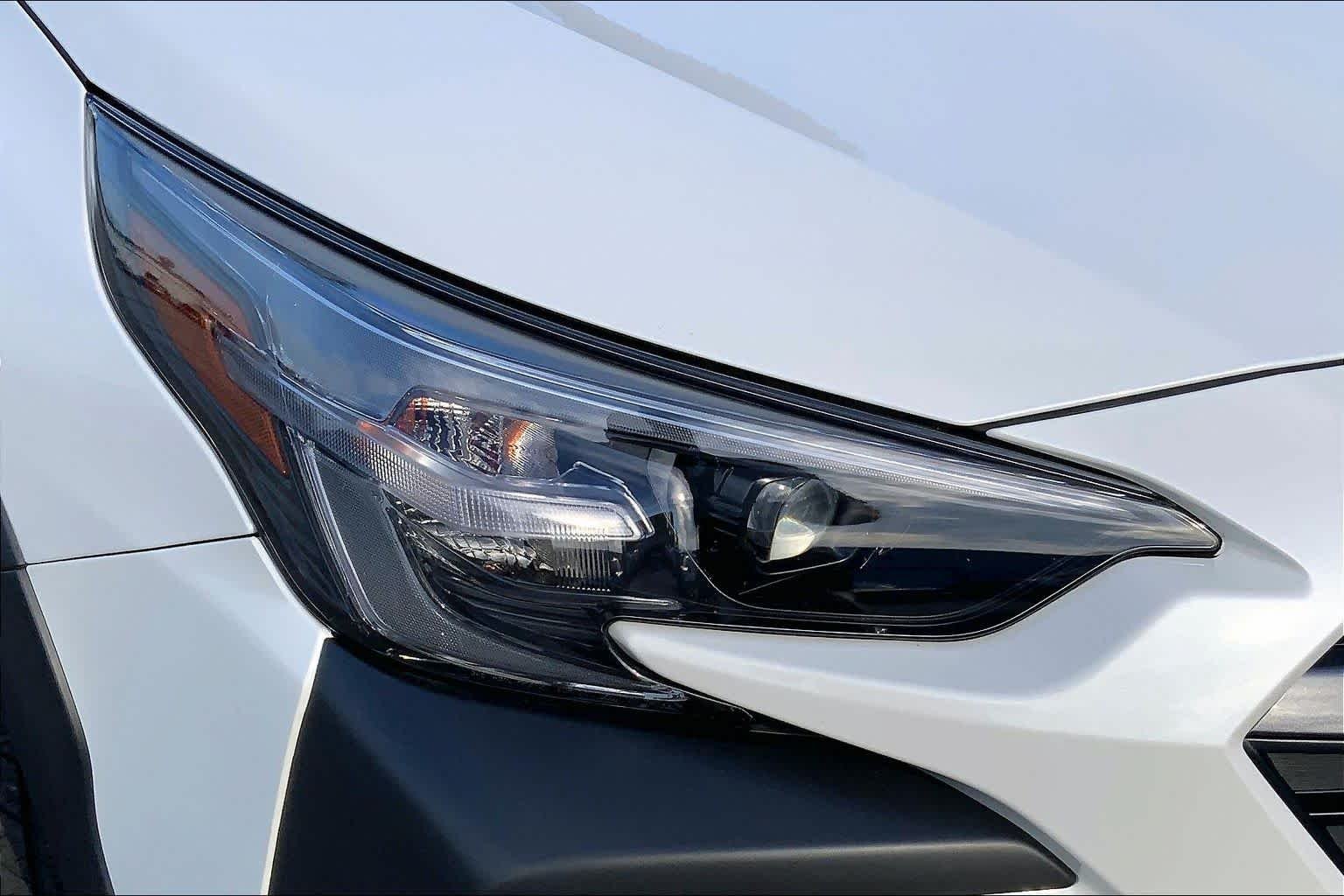 Used 2025 Crystal White Pearl Subaru Limited image 26