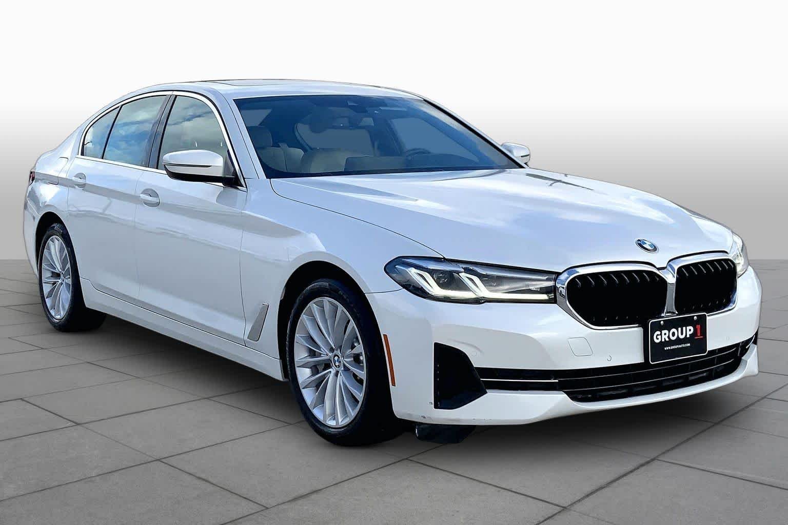 Used 2022 Alpine White BMW 530i xDrive image 3
