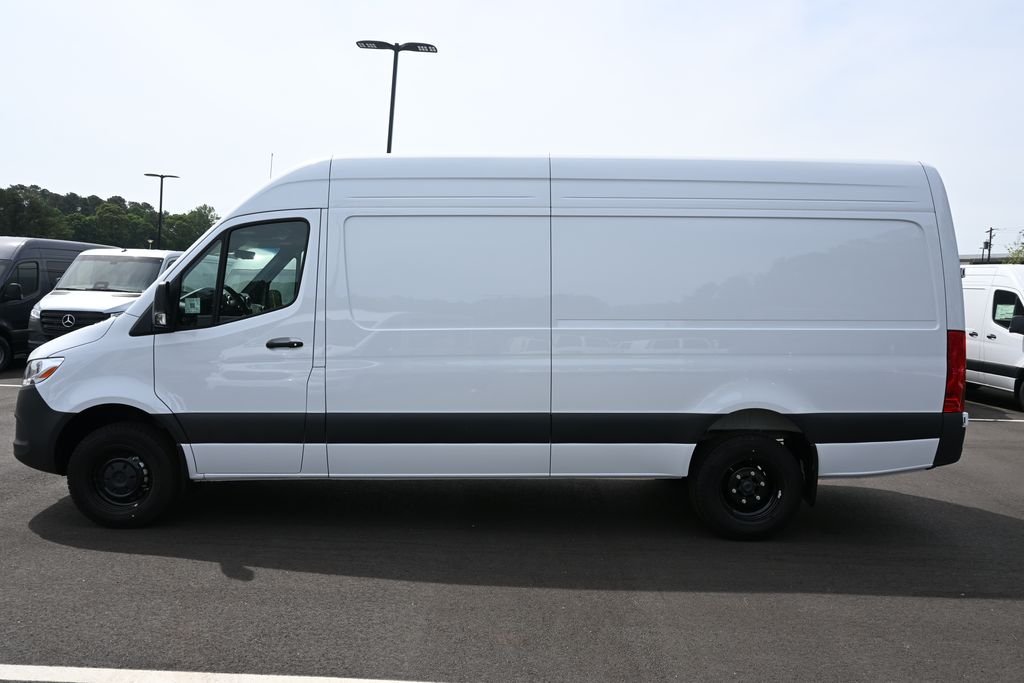 New 2026 Arctic White Mercedes-Benz Cargo 170 WB image 3