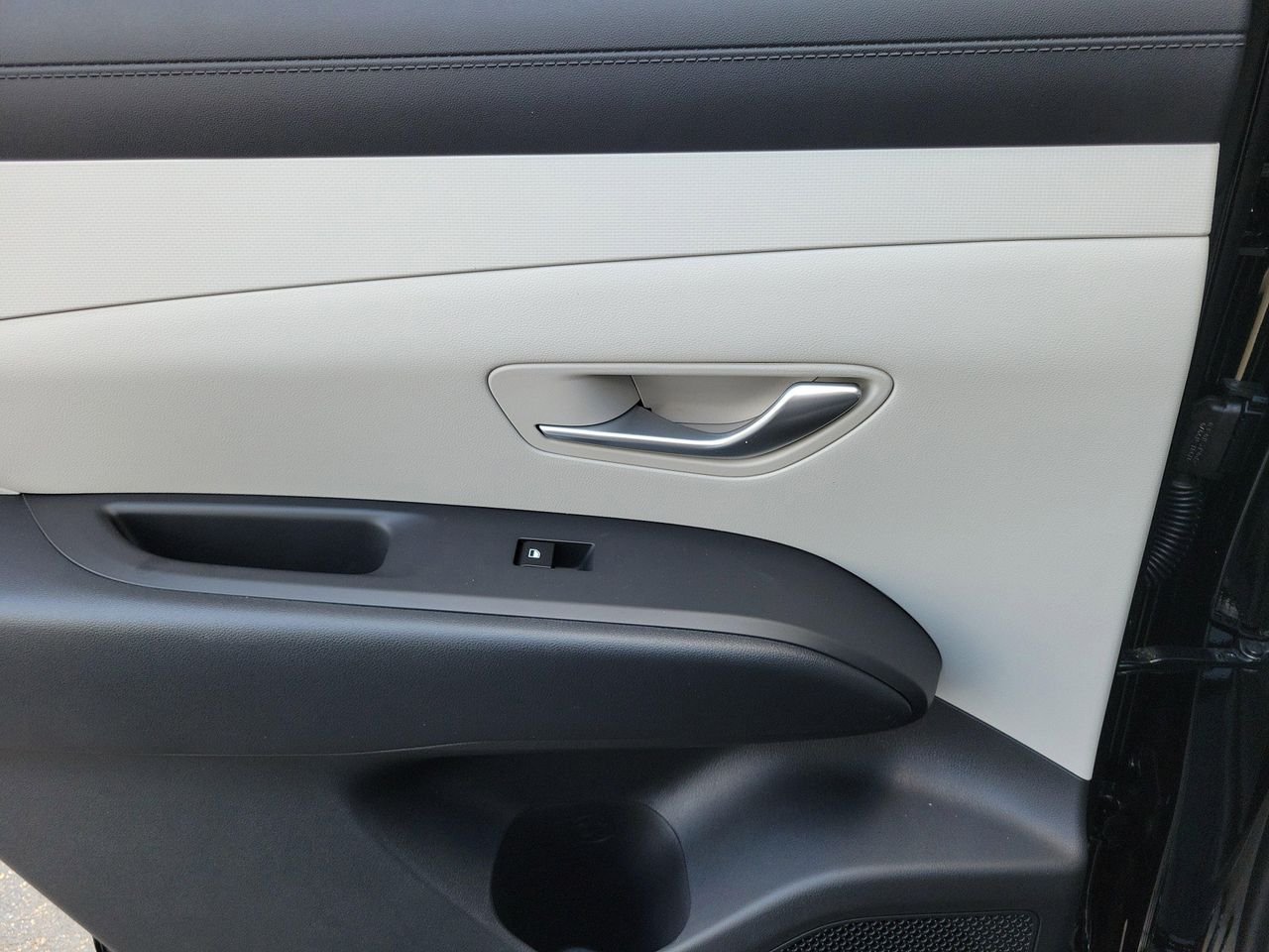 New 2026 Ash Black Hyundai SEL AWD image 12