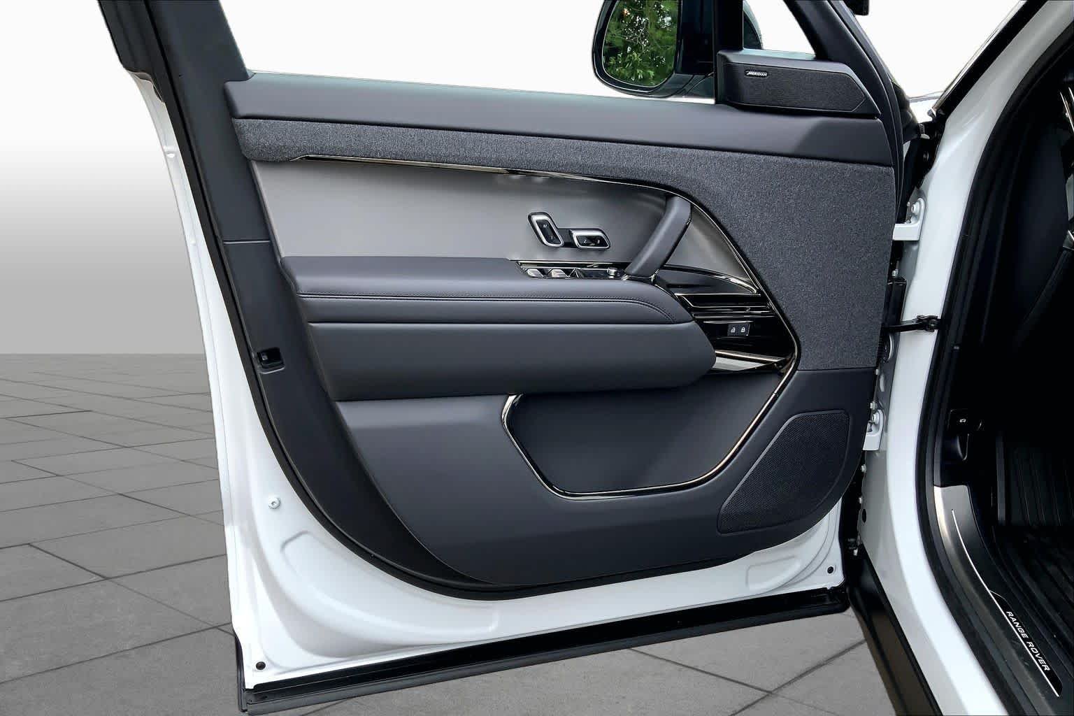 New 2026 Fuji White Land Rover SE image 11