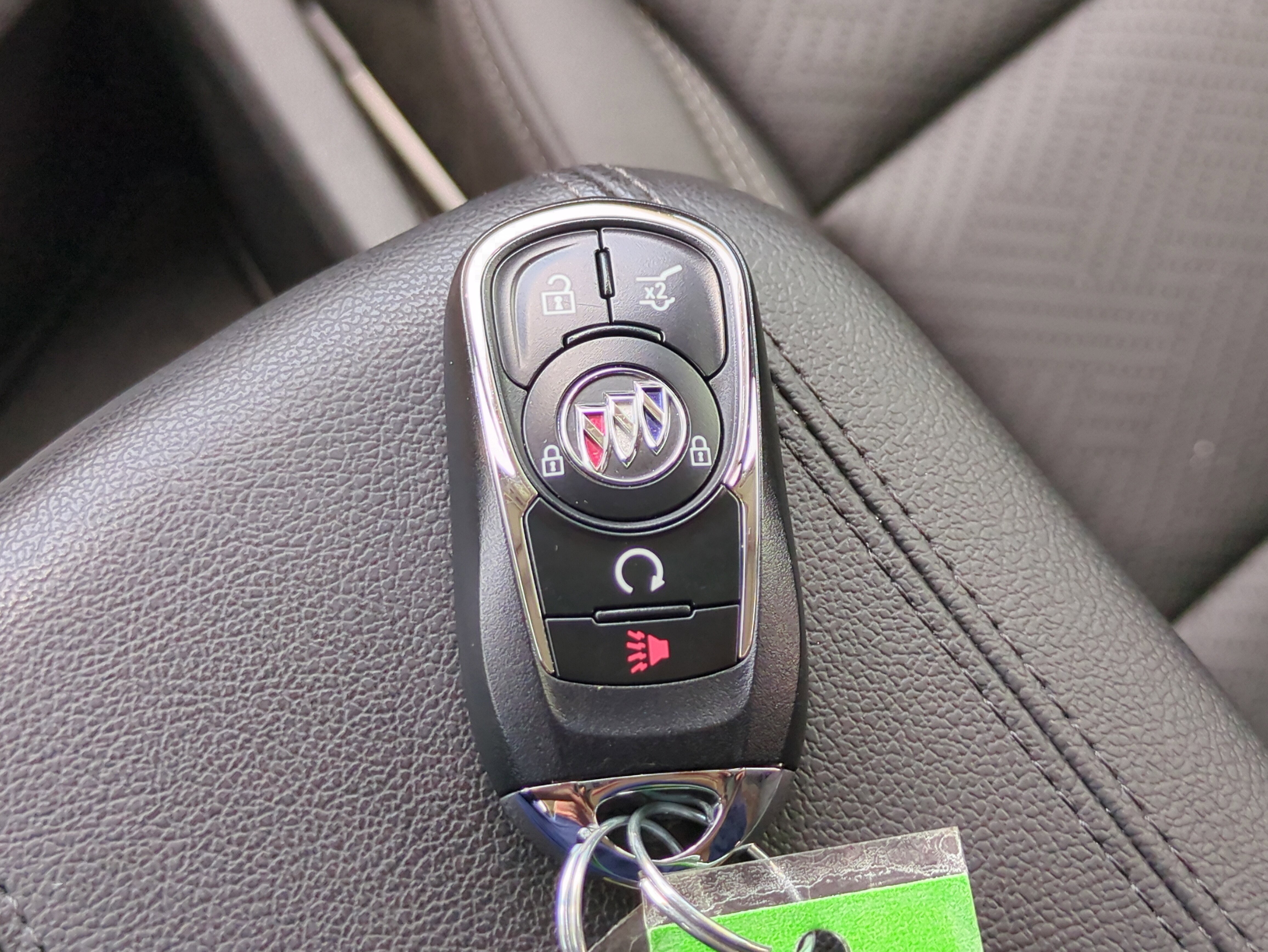 Used 2023 White Frost Tricoat Buick Essence image 35
