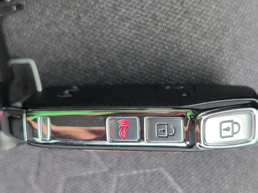 New 2026 Snow White Pearl Kia S image 19