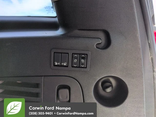 Used 2019 Summit White Chevrolet  image 30