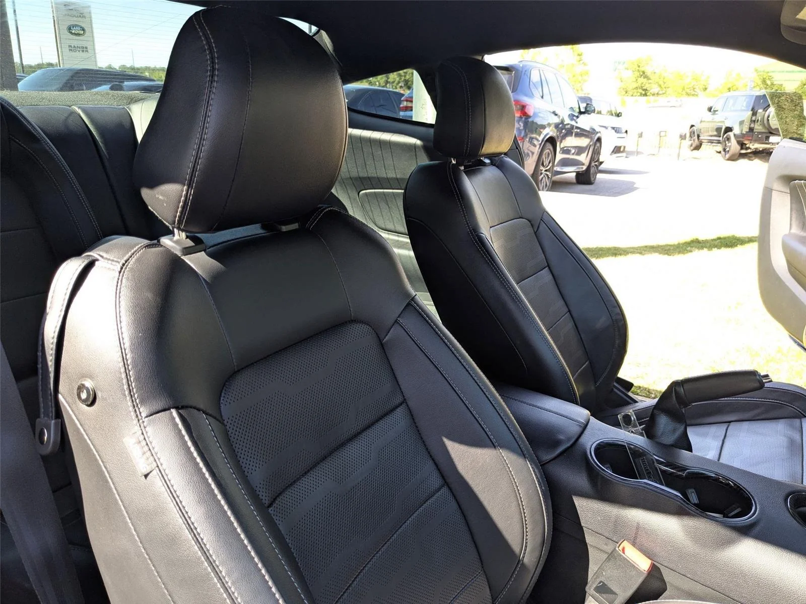Used 2018 Royal Crimson Metallic Tinted Clearcoat Ford GT Premium image 31
