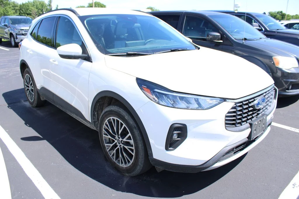 Used 2024 Star White Ford Base image 3
