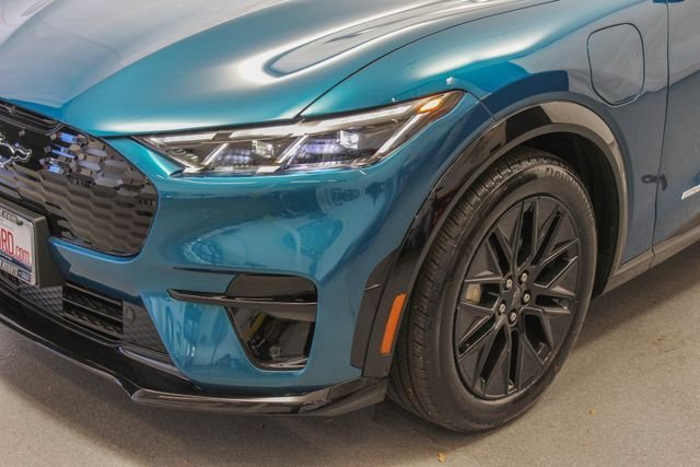New 2026 Adriatic Blue Metallic Ford Premium image 4