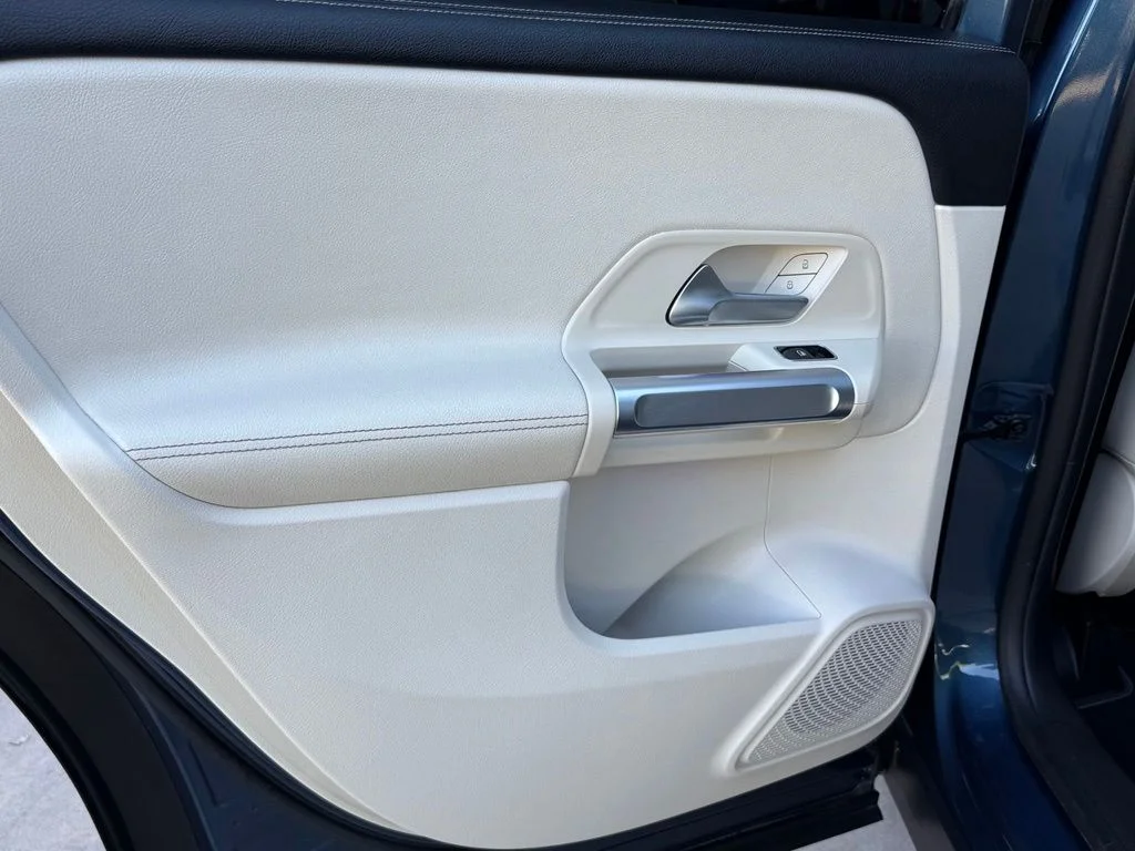 Certified Used 2023  Mercedes-Benz GLB 250 image 25