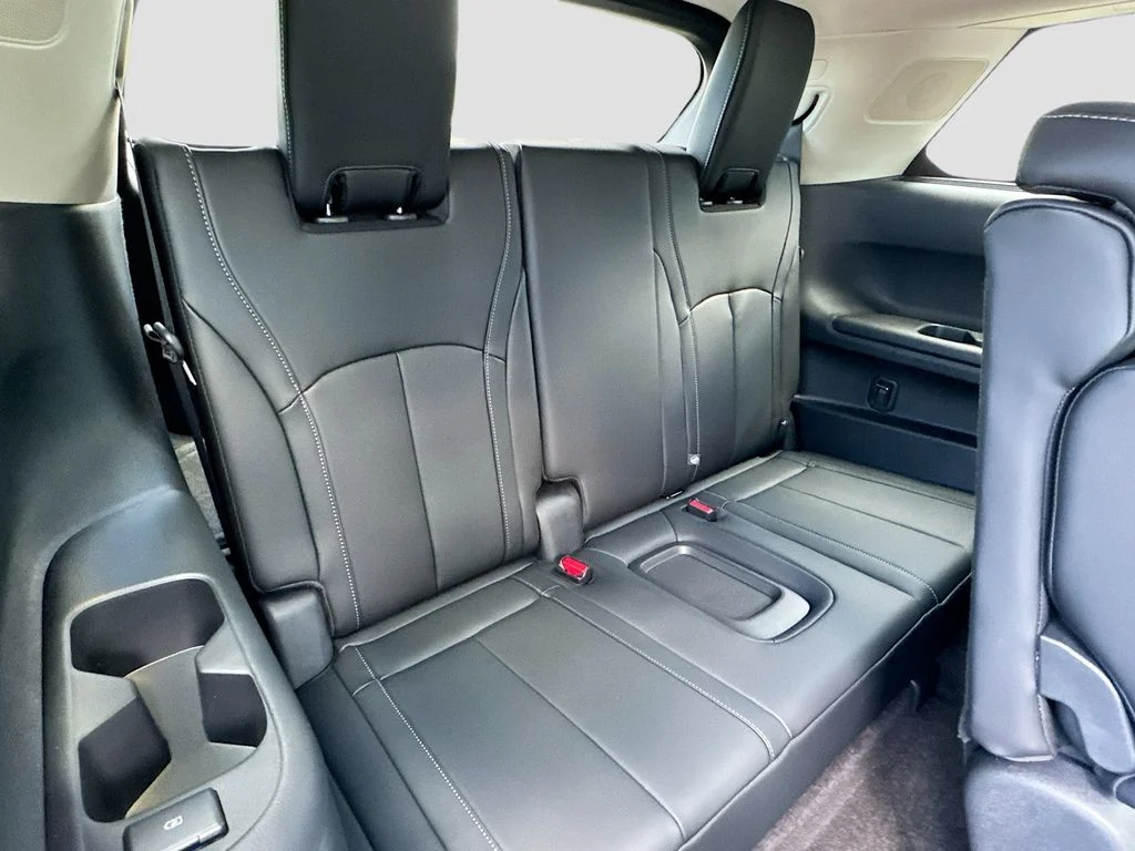 New 2027 RADIANT WHITE INFINITI Luxe FWD image 29