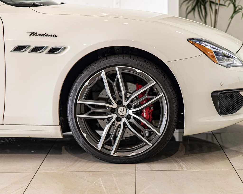 Used 2023 White Maserati Modena Q4 image 10