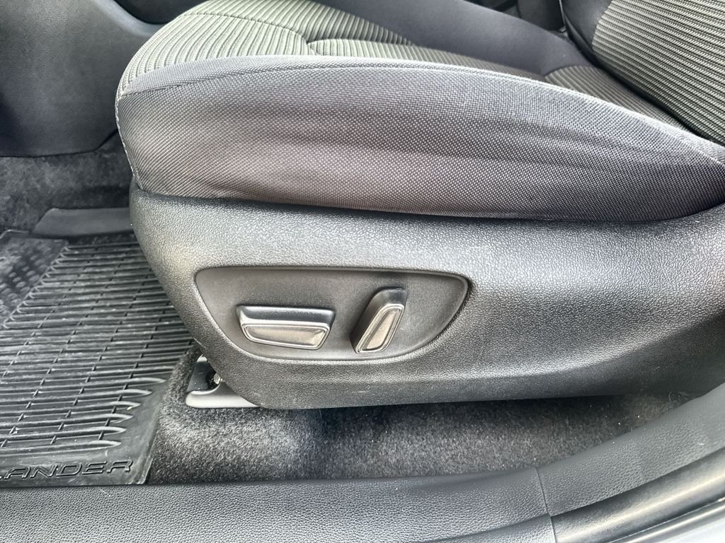 Used 2023 Silver Toyota LE image 12