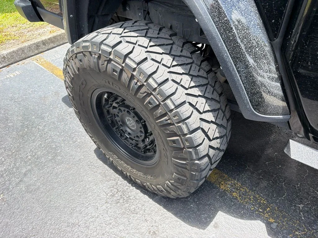 Used 2023 Black Clearcoat Jeep Sport S image 12