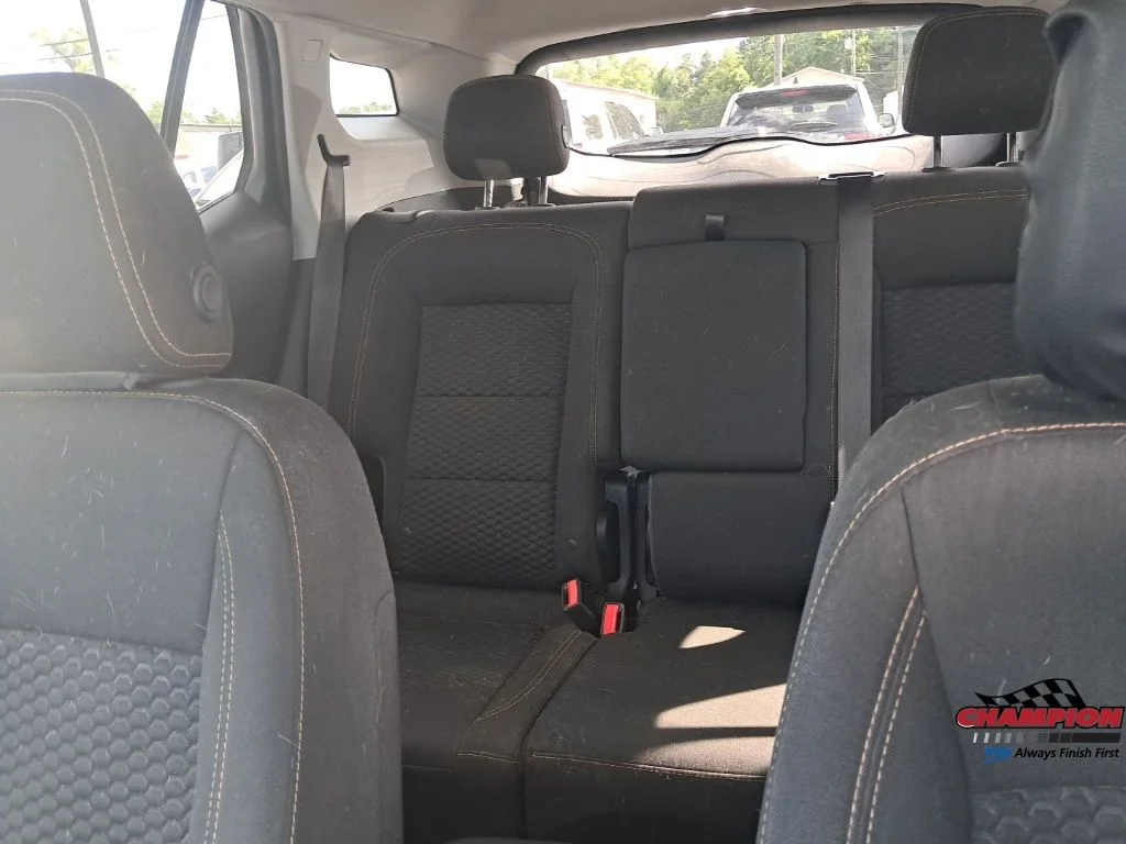 Used 2019 White GMC SLE image 22