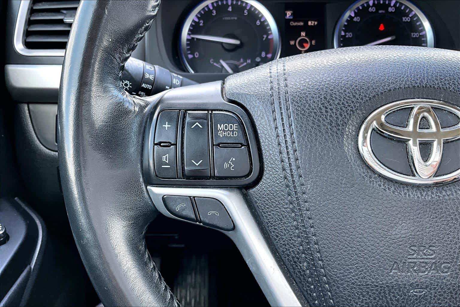 Used 2018 Blizzard Pearl Toyota SE image 36