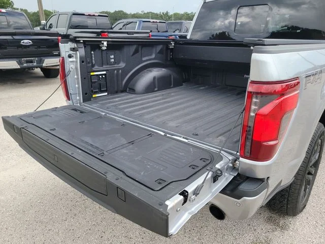 Used 2025 Silver Ford XLT image 10